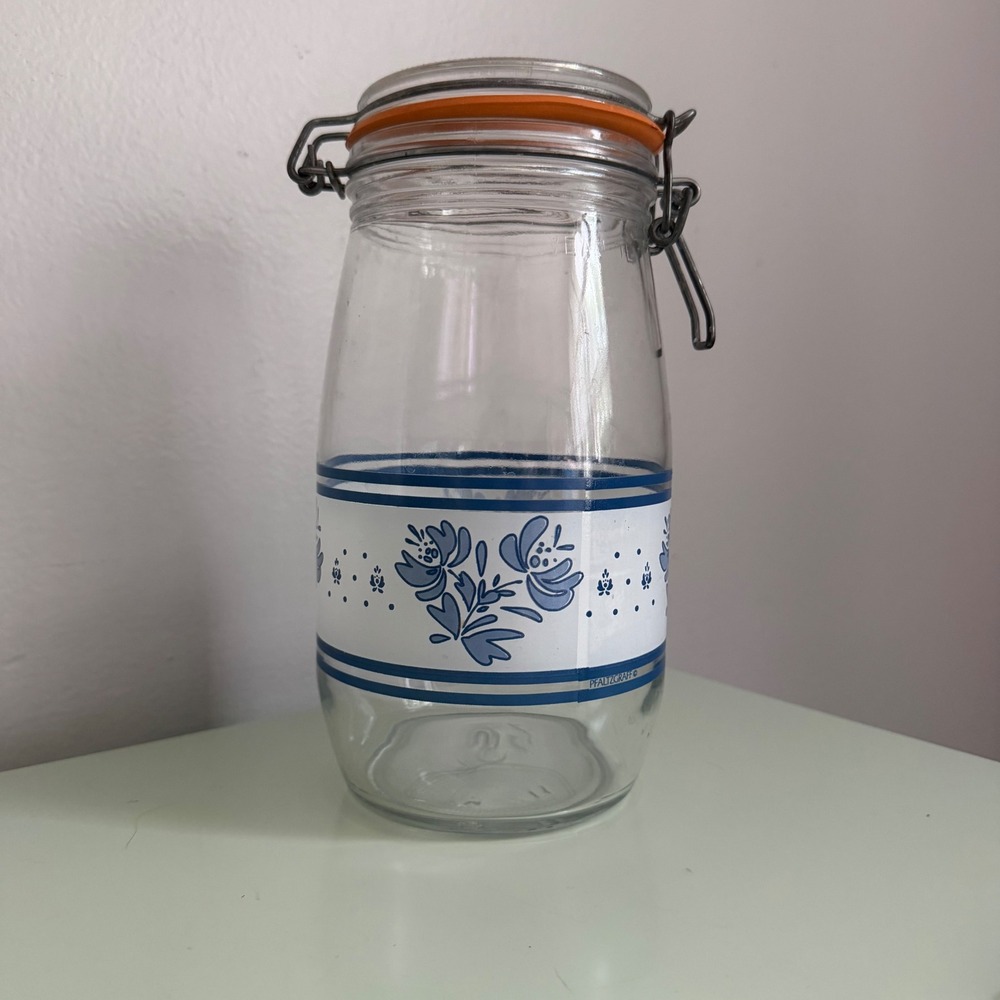 Pfaltzgraff Yorktowne Glass Canister Jar Blue Floral Wire Bale Lid Vintage 8in